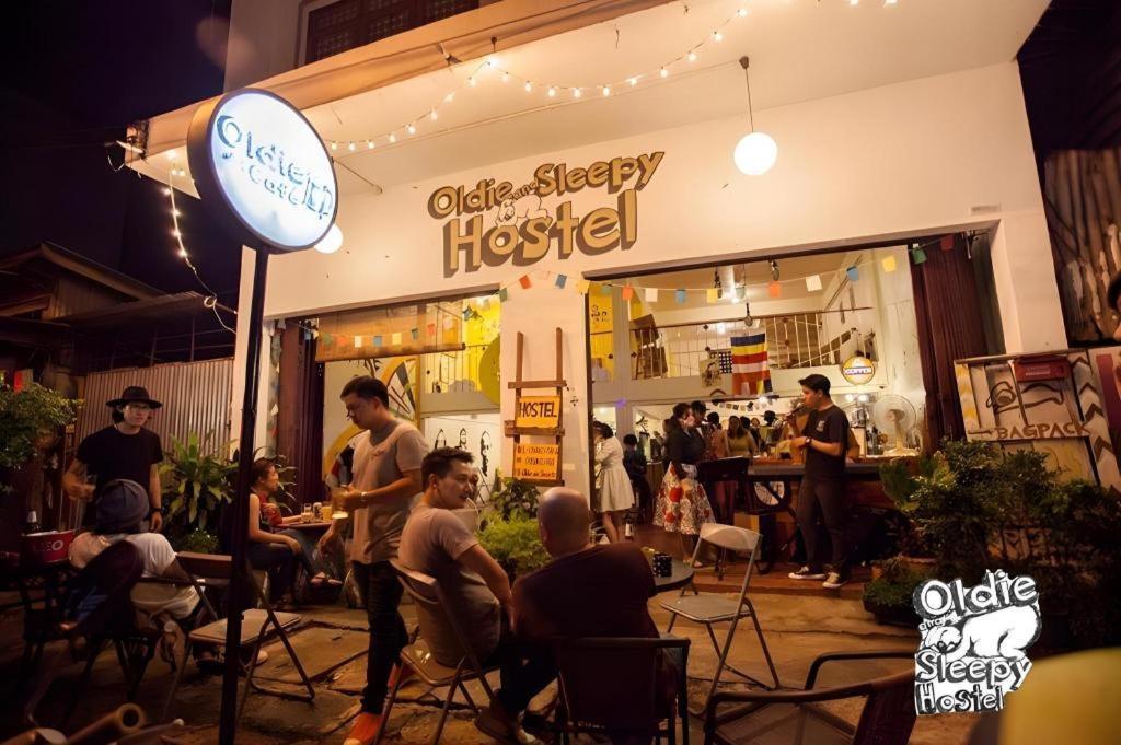 Oldie And Sleepy Hostel Udon Thani Exterior foto